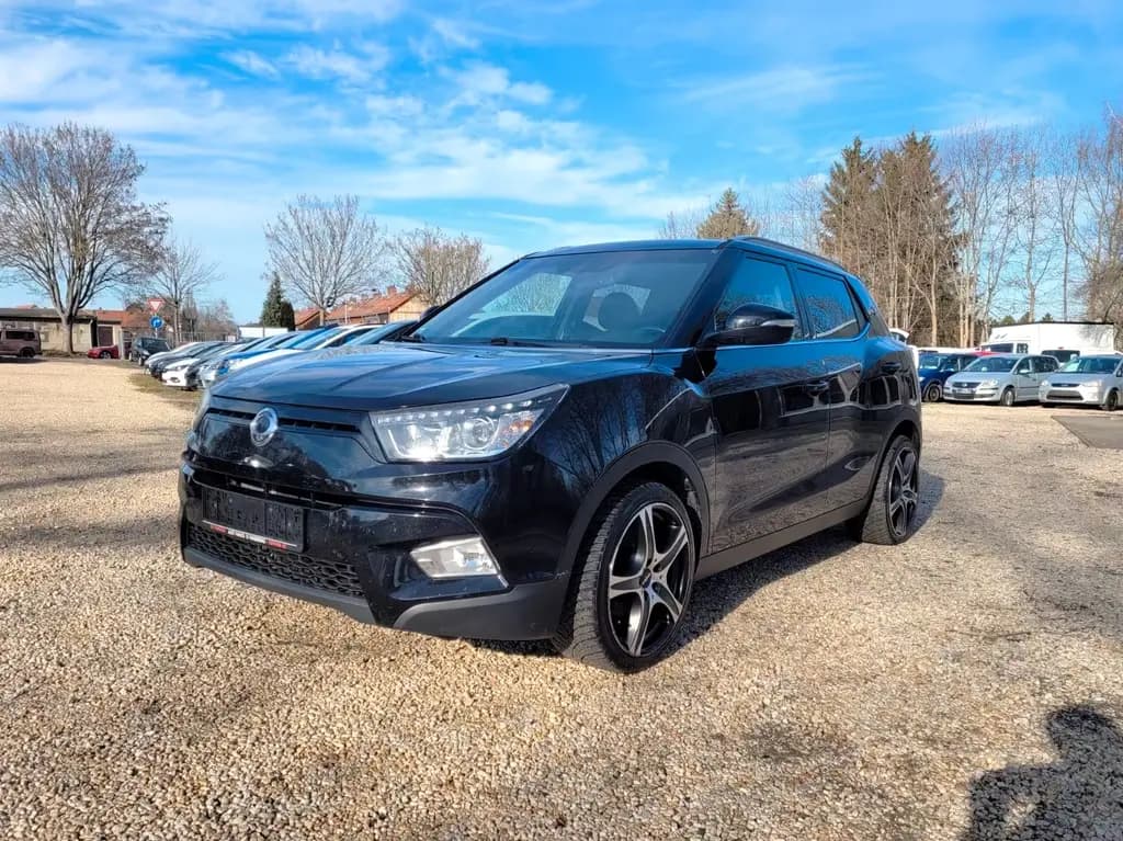 Main__Slider__Photo:Ssangyong Tivoli 1.6 e-XDi 160 SAPPHIRE 4WD 03/2017-0