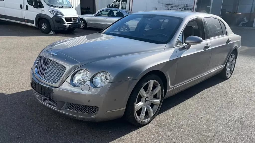Main__Slider__Photo:Bentley Continental Flying Spur 10/2005-0
