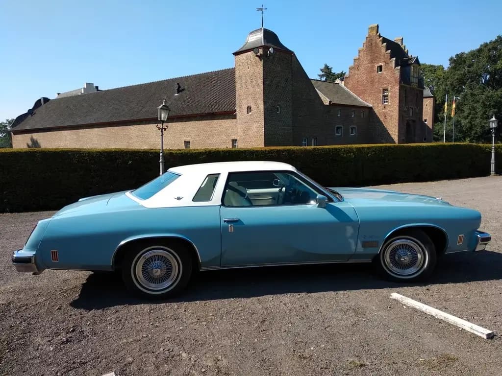 Main__Slider__Photo:GMC Other Oldsmobile Cutlass 09/1975-0