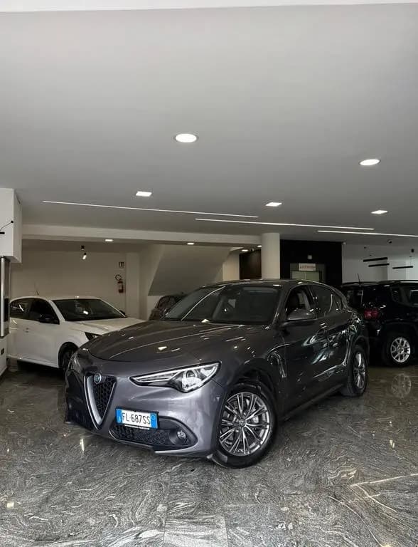 Main__Slider__Photo:Alfa Romeo Stelvio 2.2 Turbodiesel 180 CV AT8 RW 09/2017-0