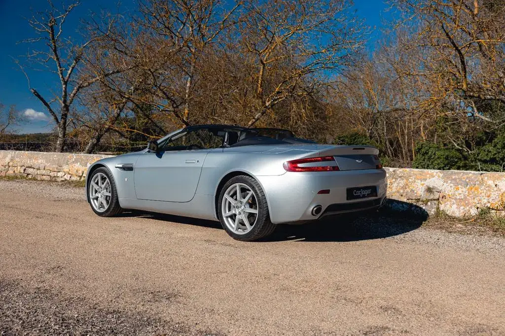 Main__Slider__Photo:Aston Martin V8 Vantage Roadster 4.3l Sportshift 05/2008-1
