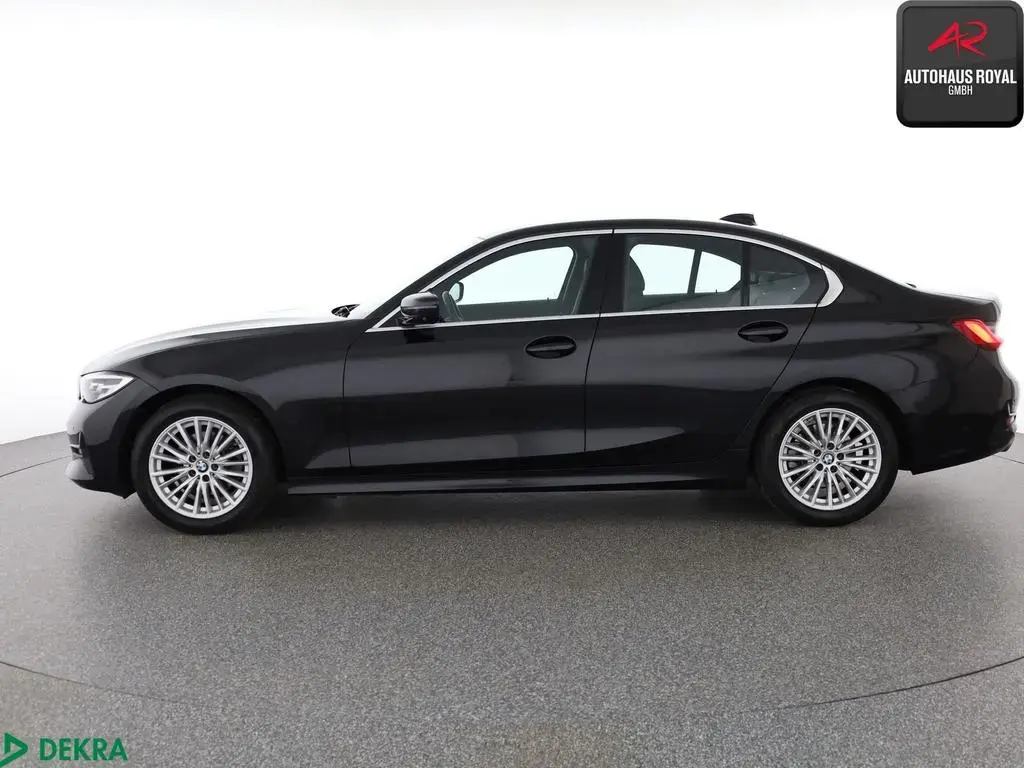 Main__Slider__Photo:BMW 3 Series 320 i SPORT LINE 360GRAD,TOTWINKEL,NAVI,HIFI,1HD 05/2019-1