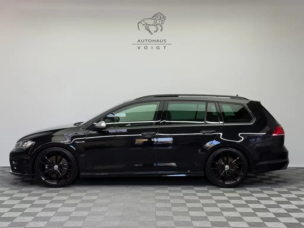 Main__Slider__Photo:Volkswagen Golf R Variant 4Motion|Kamera|DCC|Pano|Business| 09/2015-0