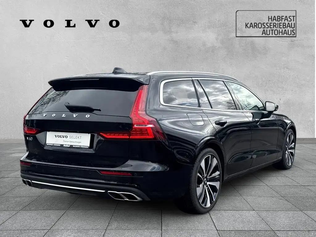 Main__Slider__Photo:Volvo V60 Kombi Inscription Expression Recharge Plug-I 12/2021-1