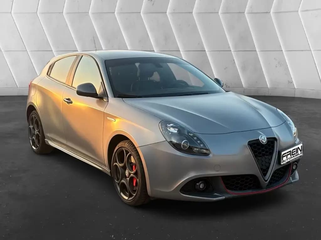 Main__Slider__Photo:Alfa Romeo Giulietta Super AUTOMATIK MATT VOLLEDER 08/2017-0