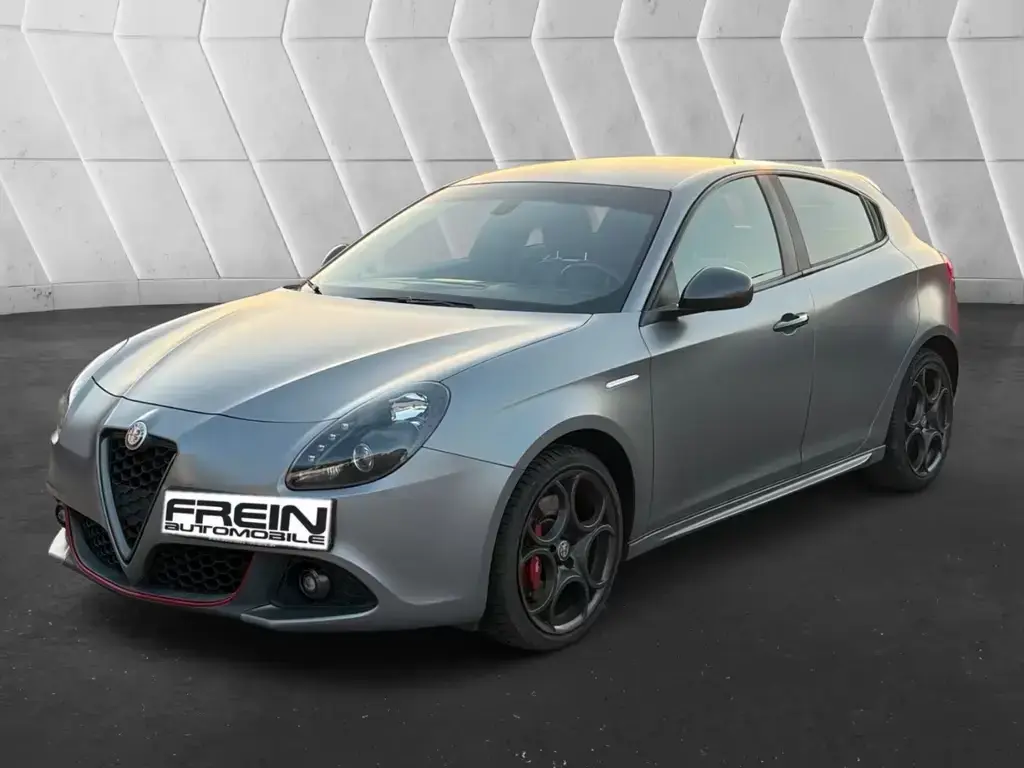 Main__Slider__Photo:Alfa Romeo Giulietta Super AUTOMATIK MATT VOLLEDER 08/2017-1