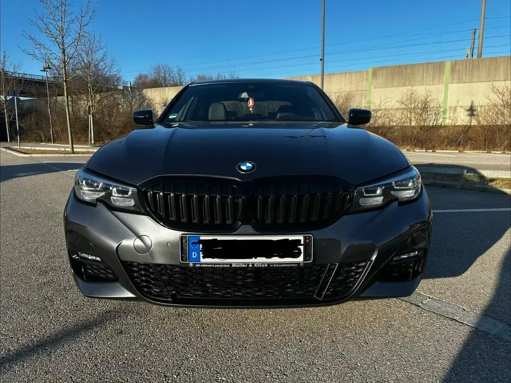 Main__Slider__Photo:BMW 3 Series 330i M Sport Automatic M Sport (8 Fachbereift) 10/2021-1