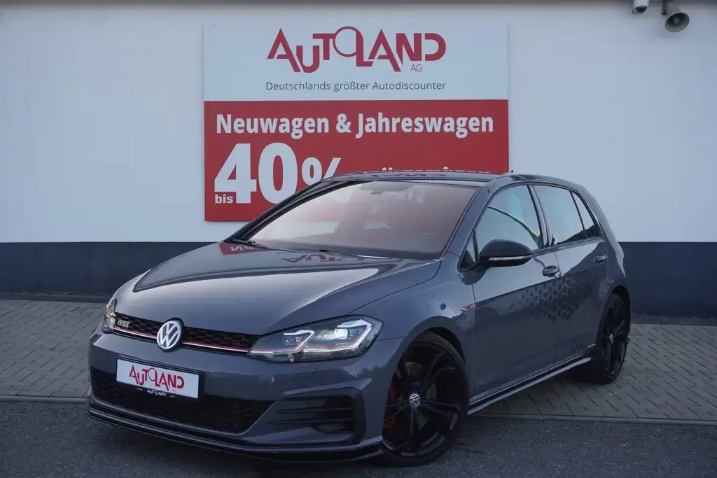 Main__Slider__Photo:Volkswagen Golf 2.0 TSI GTI TCR LED Navi Reifnitz Dynaudio 05/2019-1