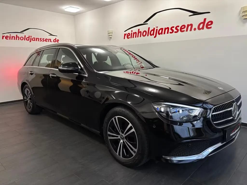 Main__Slider__Photo:Mercedes-Benz E 300 d T 4M Multibeam 360° Burmester Distronic+ 10/2021-0