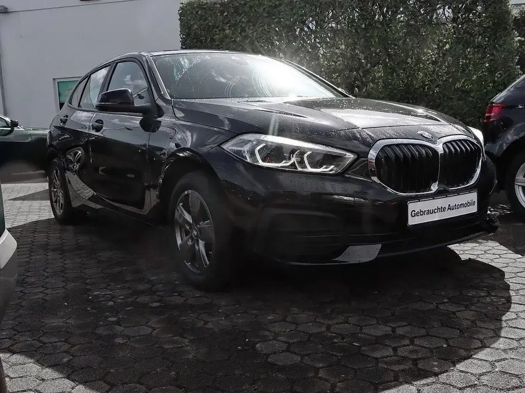 Main__Slider__Photo:BMW 1 Series 118i Advantage PDC Sitzheizung Alu 12/2022-1