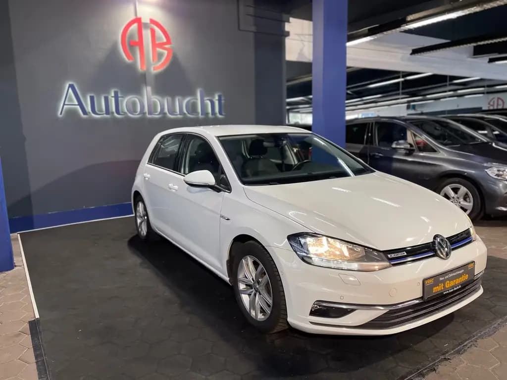 Main__Slider__Photo:Volkswagen Golf VII Comfortline BlueMotion/ACC/MASSAGE/SITH 01/2019-0