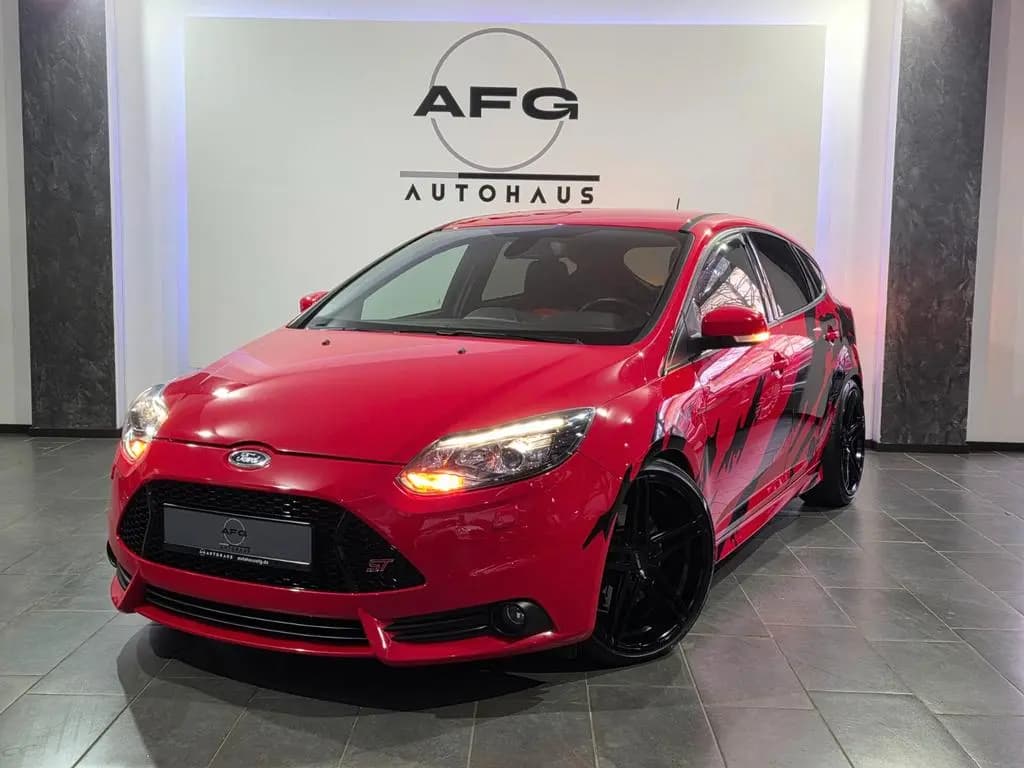 Main__Slider__Photo:Ford Focus Lim. ST*SPORTAUSPUFFANLAGE*GEWINDEFAHRWERK 10/2014-0