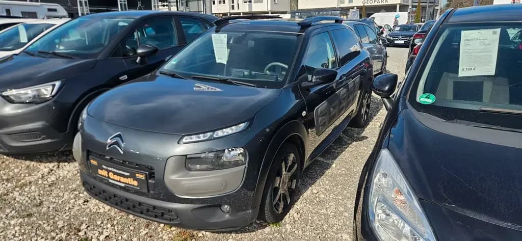 Main__Slider__Photo:Citroën C4 Cactus Shine Tüv 03.2027 06/2016-0