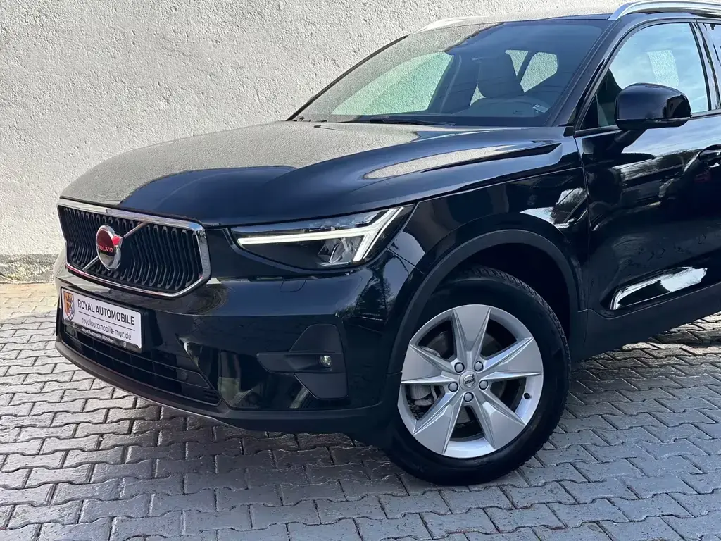 Main__Slider__Photo:Volvo XC40 Core 2WD/LED/AHK/ACC 04/2024-1