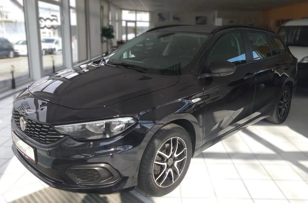 Main__Slider__Photo:Fiat Tipo Kombi 1.4 T-Jet MORE Anhängerkupplung 06/2018-0