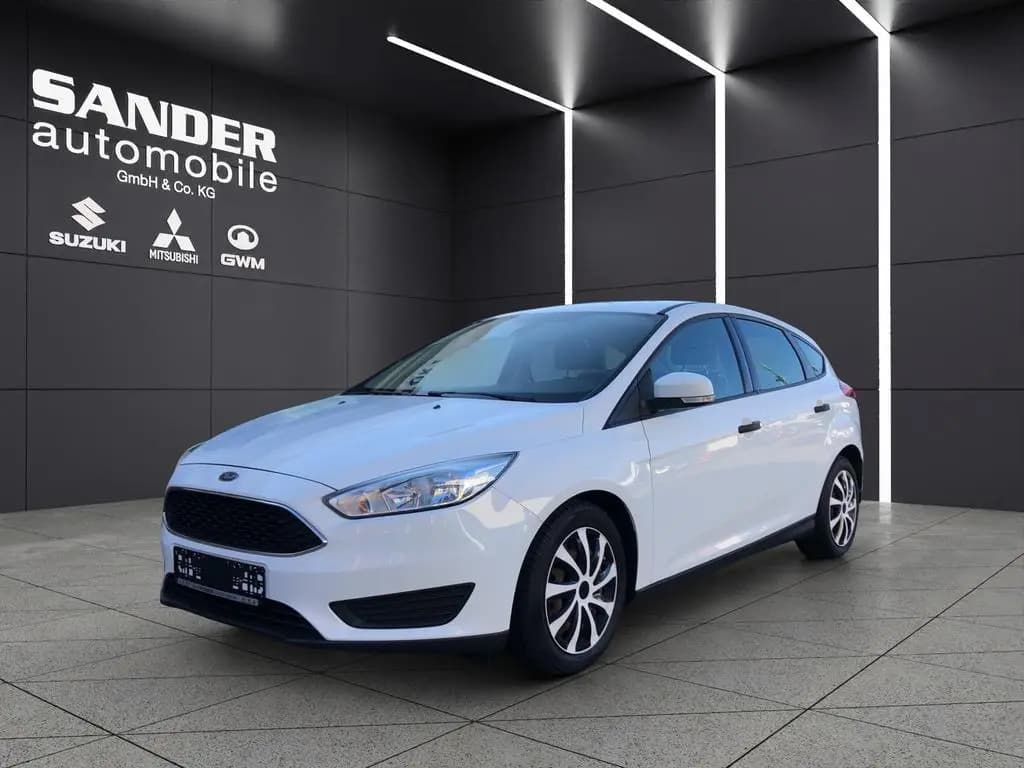 Main__Slider__Photo:Ford Focus 1,5 EcoBoost Automatik 5-türig AHK 05/2017-0