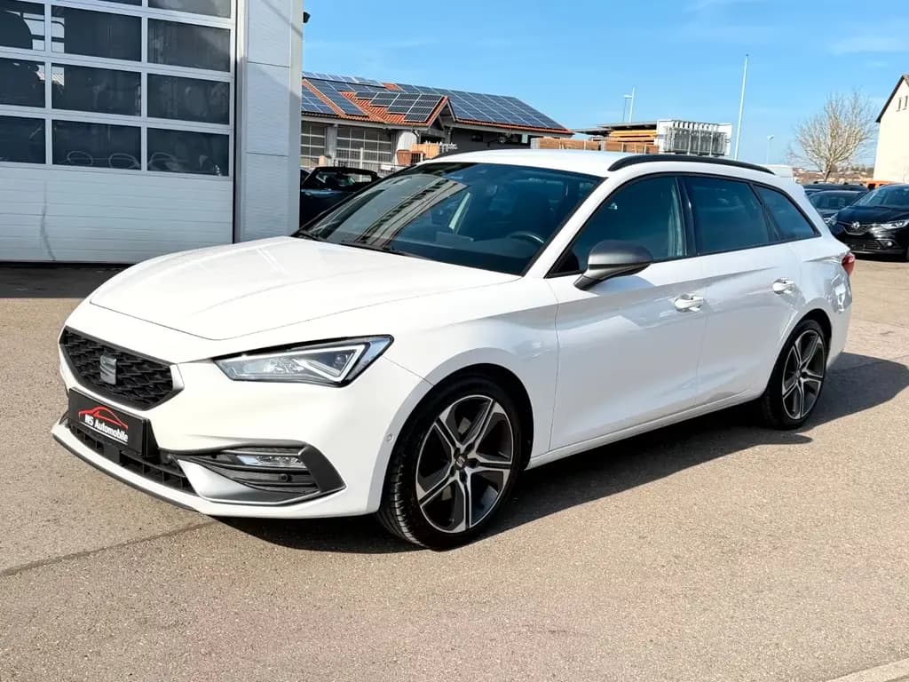 Main__Slider__Photo:Seat Leon 1.5 eTSI ACT FR DSG Sportstourer Navi_Kamer 02/2022-0