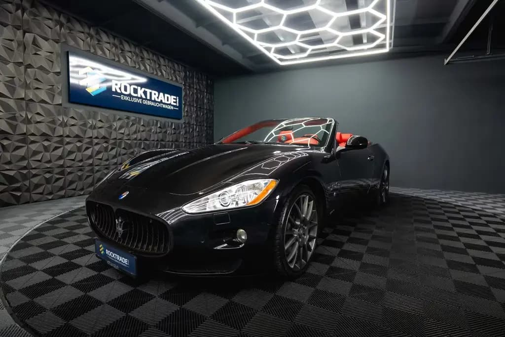 Main__Slider__Photo:Maserati GranCabrio Sport 4.7 V8 Ferrari *Unfallfrei*BOSE 03/2010-0