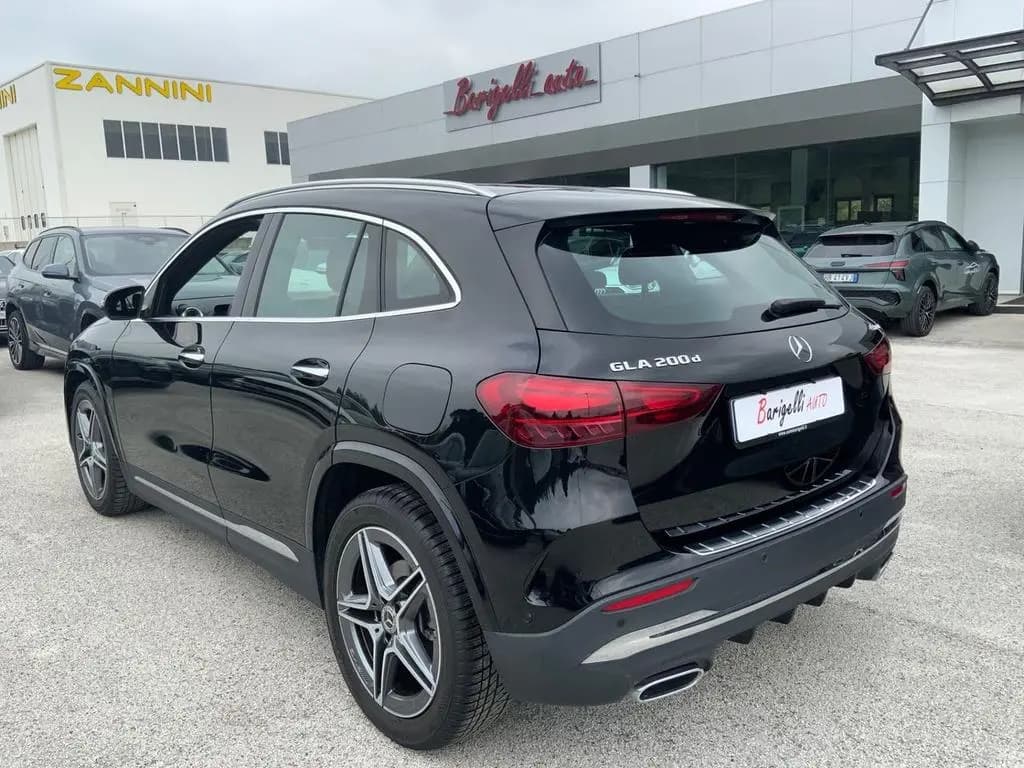 Main__Slider__Photo:Other Other Mercedes-benz GLA 200 d Automatic 4Matic Progres 12/2023-0