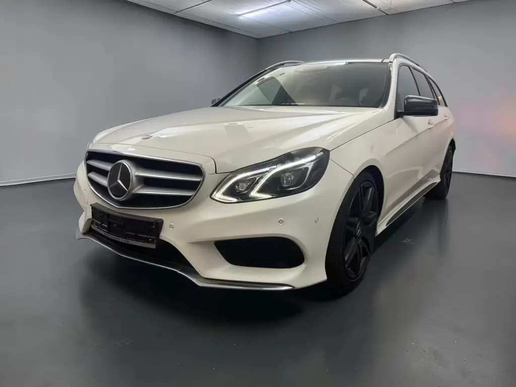 Main__Slider__Photo:Mercedes-Benz E 350 BT 4Matic AMG LINE*MEGAVOLL + AIRMATIC 04/2015-0