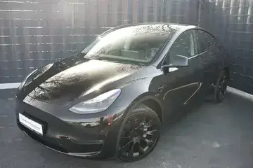 Main__Slider__Photo:Tesla Model Y 09/2022-1