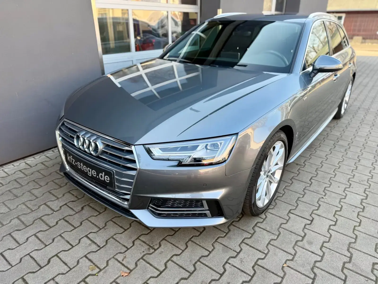 Main__Slider__Photo:Audi A4 11/2017-1