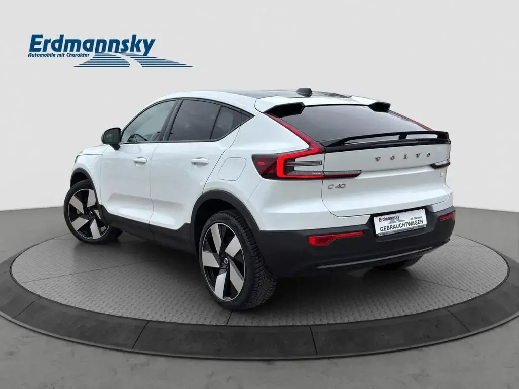 Main__Slider__Photo:Volvo C40 Recharge Pure Electric Plus/20Z/LHZ/GJR/Pano 12/2022-1