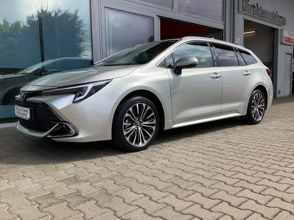 Main__Slider__Photo:Toyota Corolla 2.0 Hybrid Touring Sports Team Deutschla 07/2024-1