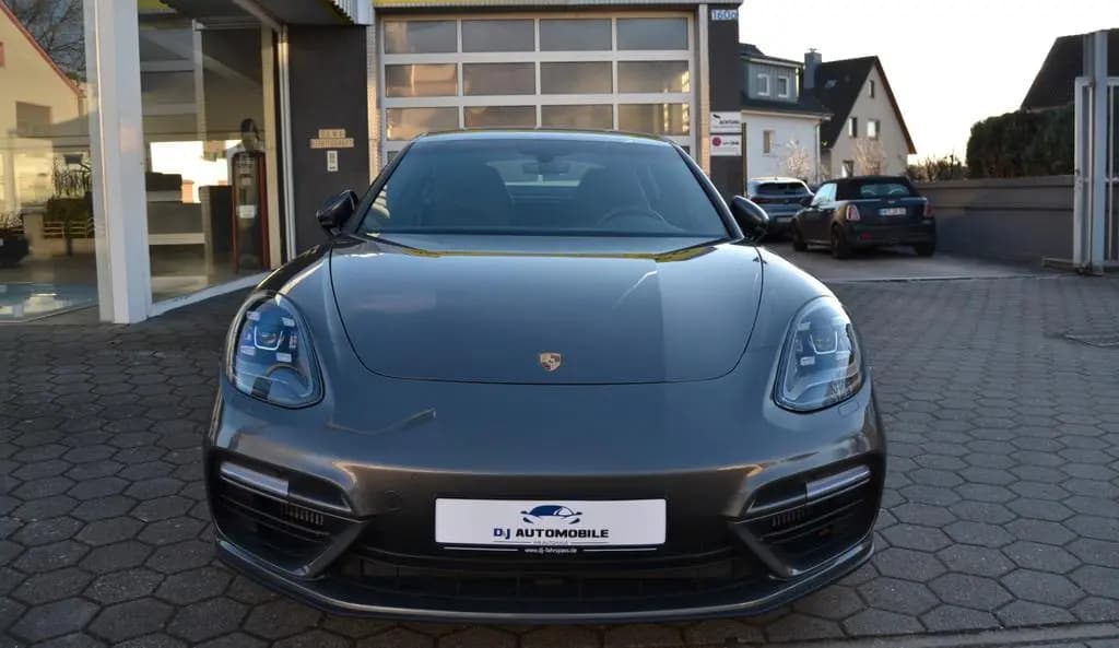 Main__Slider__Photo:Porsche Panamera Turbo, SitzBelüft,Kamera,Bose,Carbon, 01/2017-0