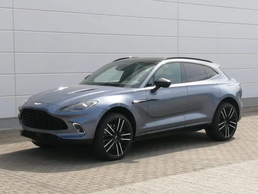 Main__Slider__Photo:Aston Martin DBX Concours Blau Vollausstattung-6 800 KM- 06/2022-0