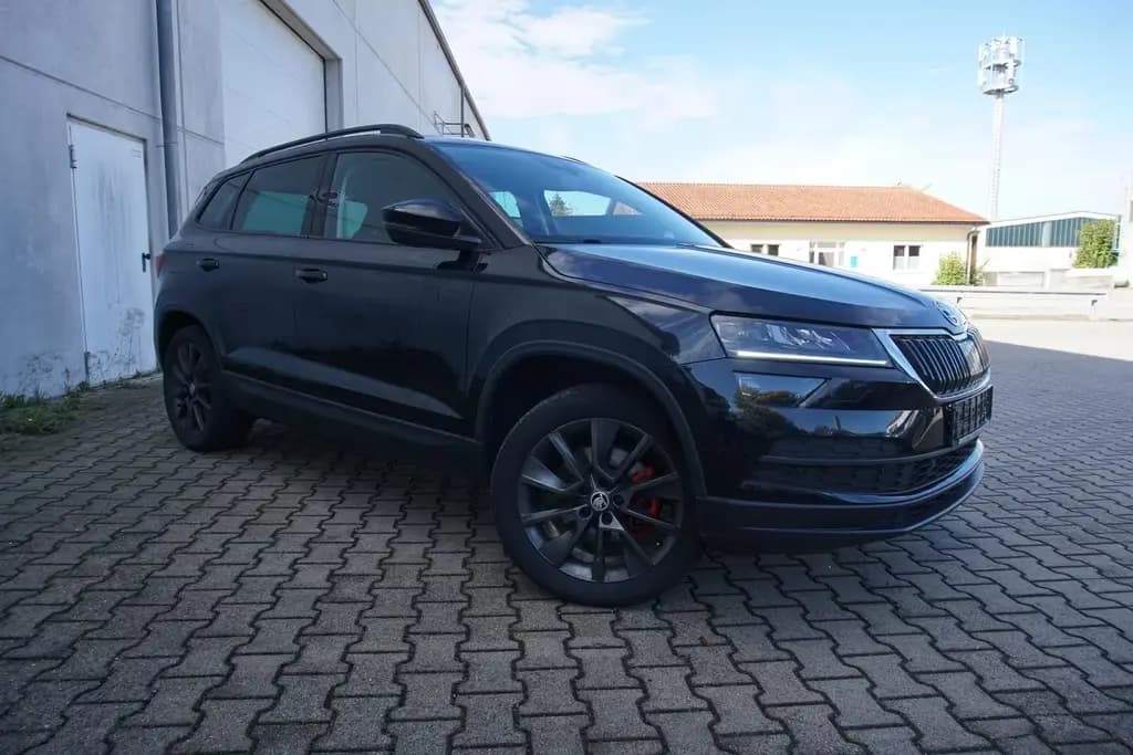 Main__Slider__Photo:Skoda Karoq Style DSG 2.0TDI 4x4 Pano Leder Kamera 02/2019-0