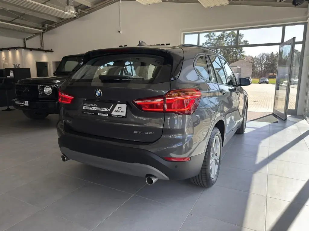 Main__Slider__Photo:BMW X1 sDrive 20i Advantage AHK*LED*RFK*NAVI*TEMPO 10/2018-1