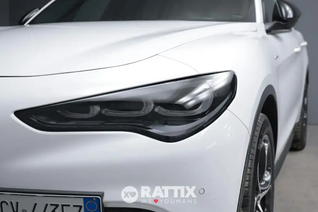 Main__Slider__Photo:Alfa Romeo Stelvio 2.2 t 210CV Veloce Q4 Auto 04/2024-1