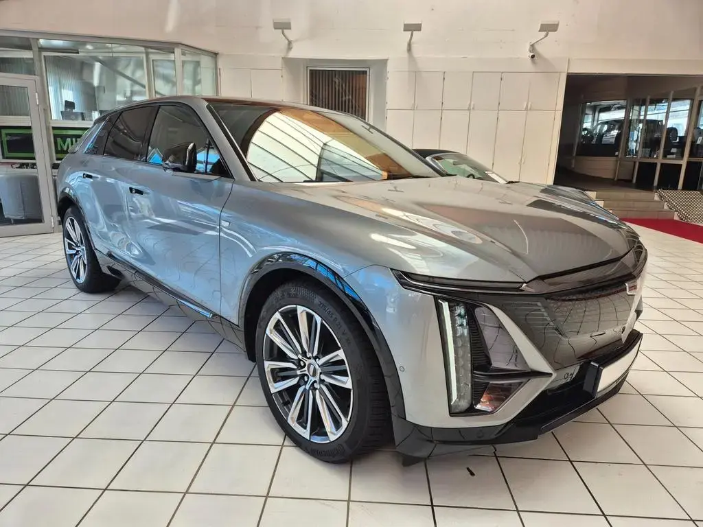Main__Slider__Photo:Cadillac Lyriq 388 kW AWD Sport Panoramadach 03/2025-1