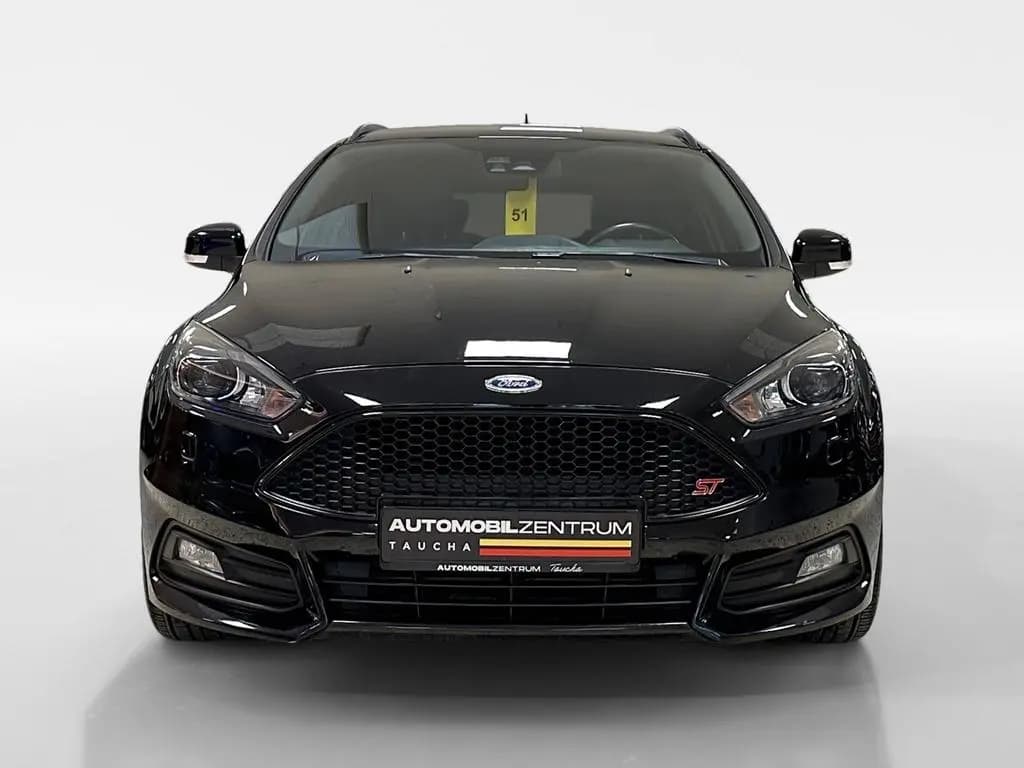 Main__Slider__Photo:Ford Focus Turnier 2.0 ST +BI-XENON+NAVI+LEDER+2.HAND 08/2017-0