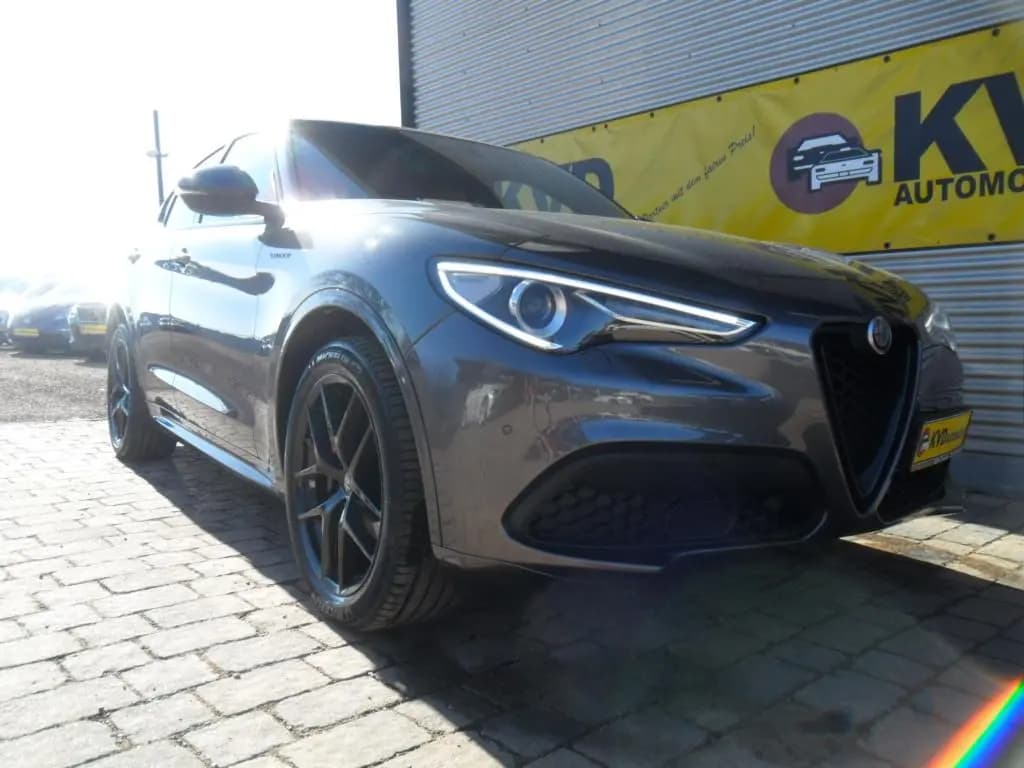 Main__Slider__Photo:Alfa Romeo Stelvio Veloce Q4 1 HD. 02/2022-0