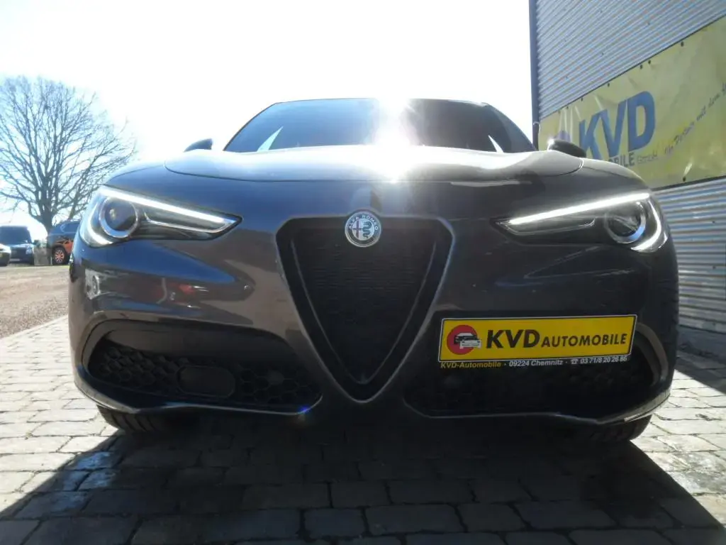 Main__Slider__Photo:Alfa Romeo Stelvio Veloce Q4 1 HD. 02/2022-1