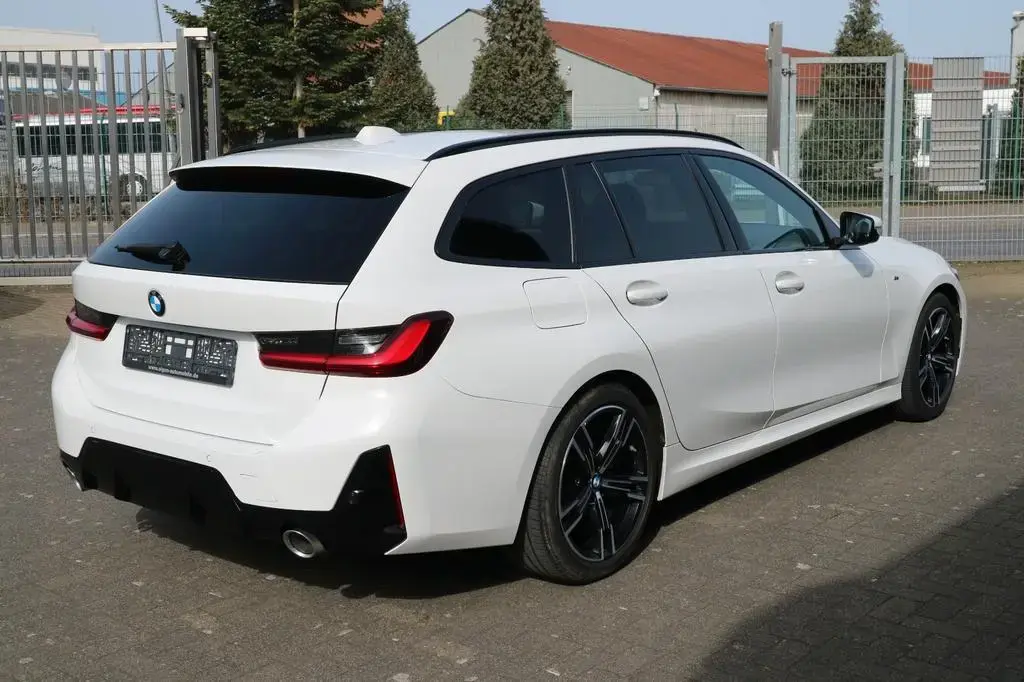 Main__Slider__Photo:BMW 3 Series 318 d M Sport Aut. *CURVED*LED*PDC*NAVI* 03/2023-1