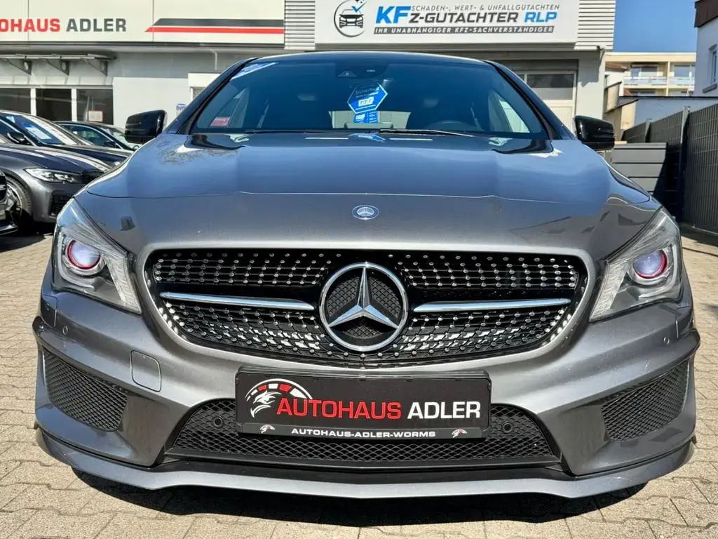 Main__Slider__Photo:Mercedes-Benz CLA-Class 200 Shooting Brake AMG-LINE*PANO*XEN*H&K*KAM 03/2016-1