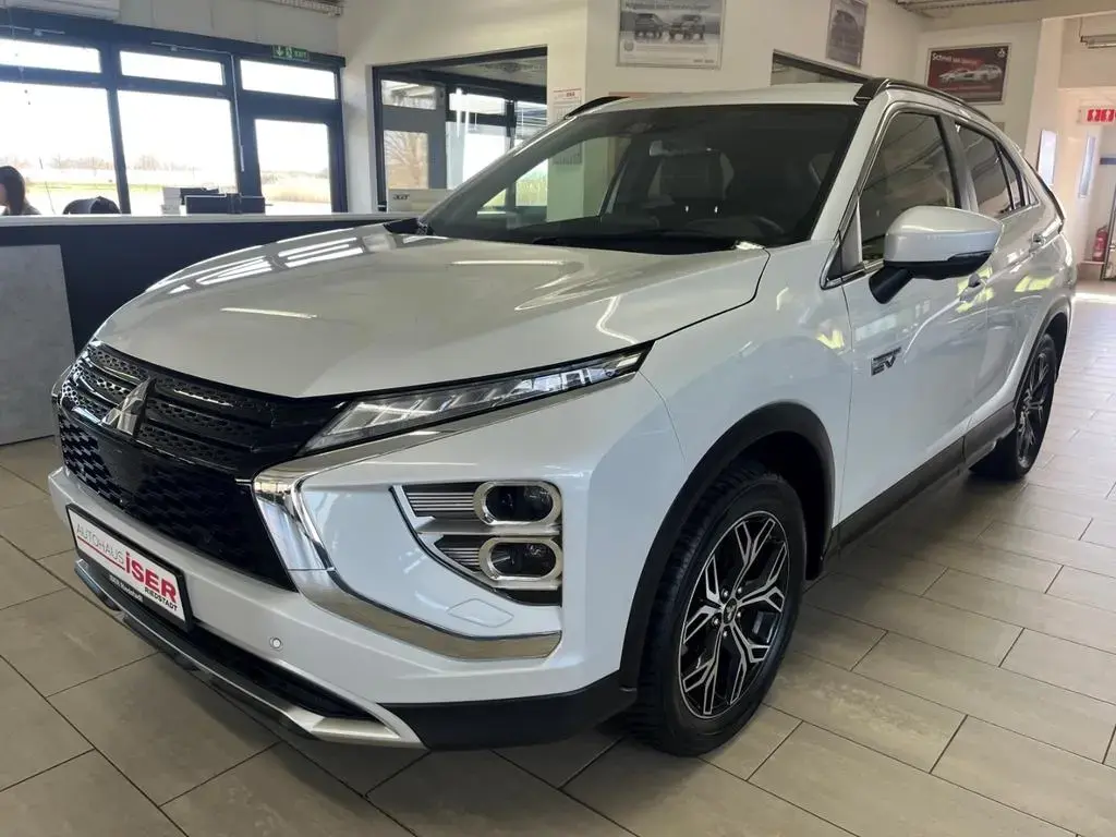 Main__Slider__Photo:Mitsubishi Eclipse Cross Intro Edition PHEV 4WD LED HUD 360 11/2021-1