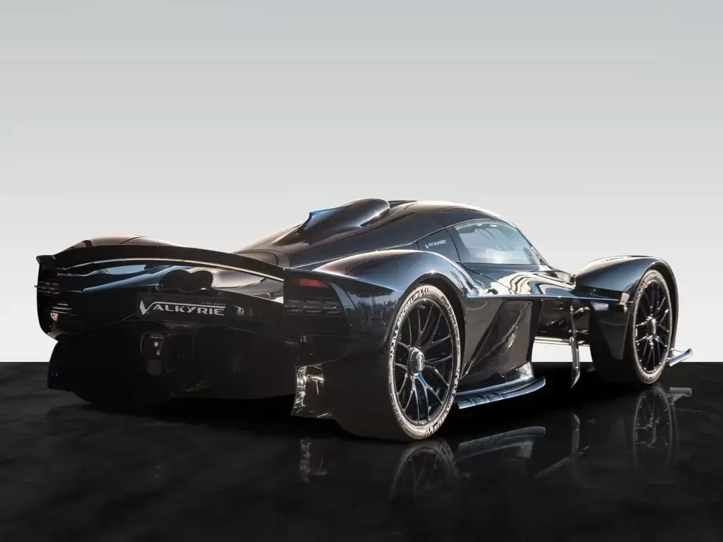 Main__Slider__Photo:Aston Martin Valkyrie Spider | Q Blue Carbon | Mokume Pack 08/2024-1