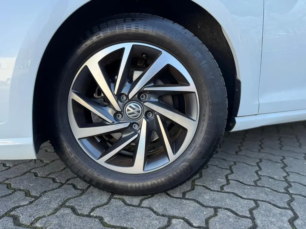 Main__Slider__Photo:Volkswagen Golf Sound 1.0 TSI - Panoramadch ACC Sitzhzg LED 02/2018-0