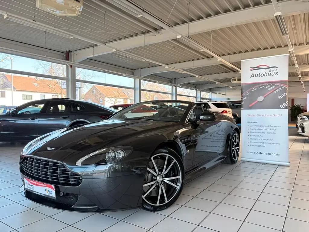 Main__Slider__Photo:Aston Martin V8 Vantage Roadster 4.7l S Sportshift 02/2014-0