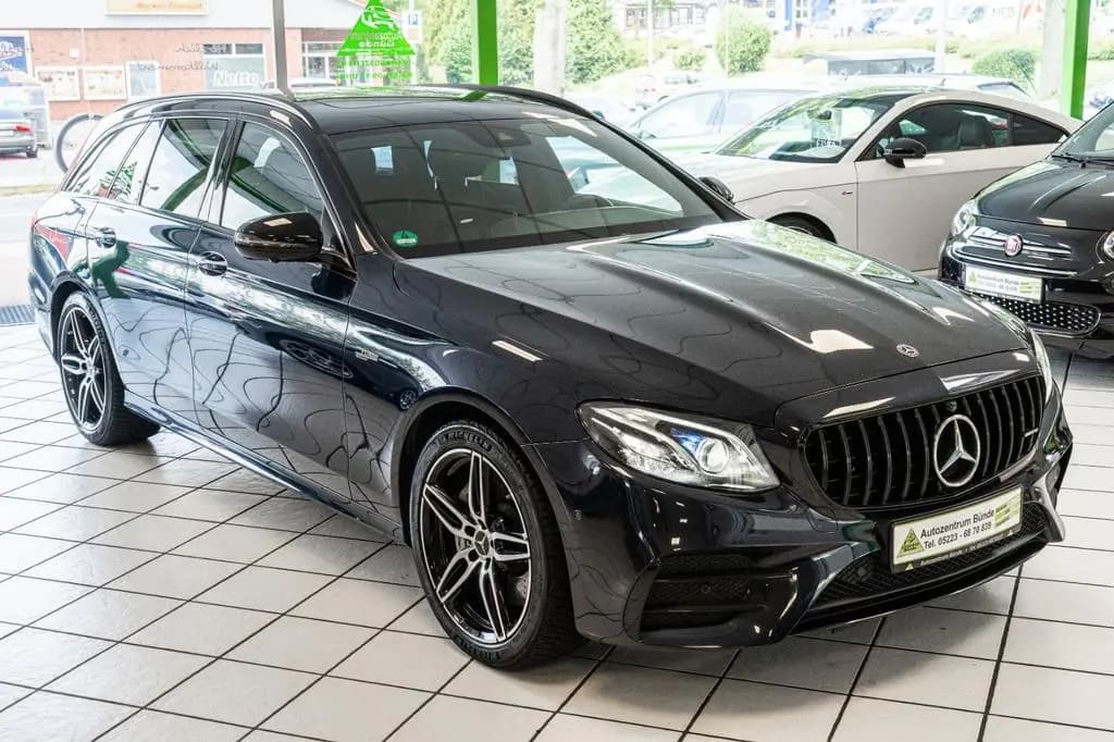 Main__Slider__Photo:Mercedes-Benz E-Class 53 AMG E-Klasse T-Modell 4Matic+ Kamera 435 PS 05/2018-0