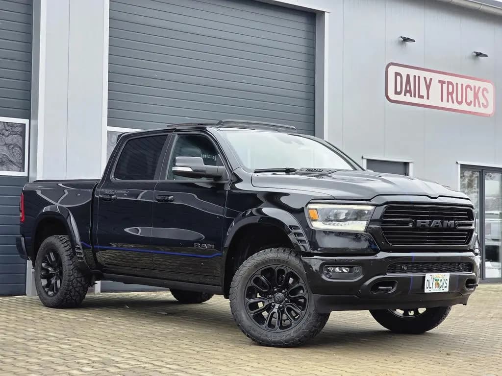 Main__Slider__Photo:Dodge RAM 1500 5.7 4x4 Laramie 12´´ Pano LED Mem. RC 06/2023-0