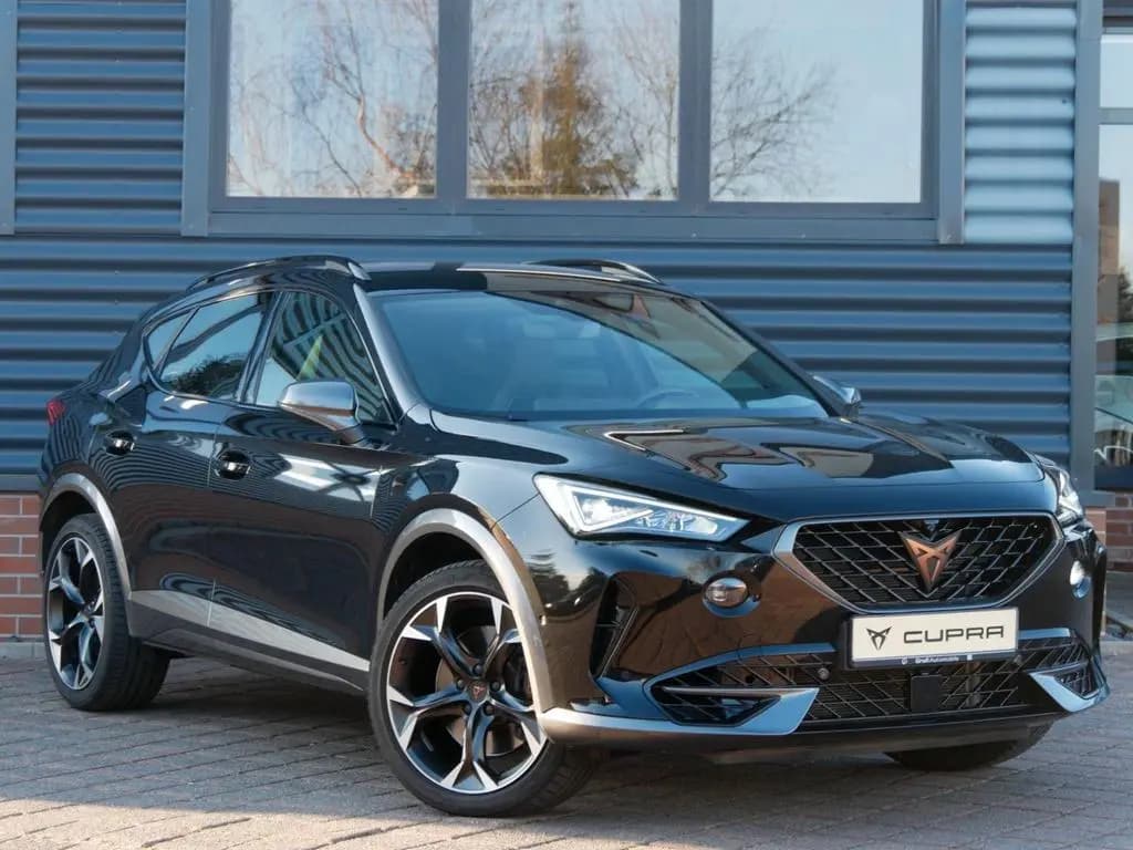 Main__Slider__Photo:Cupra Formentor VZ 4Drive 2.0 TSI 310 PS|SHZ|AHK|Trav. 02/2023-0