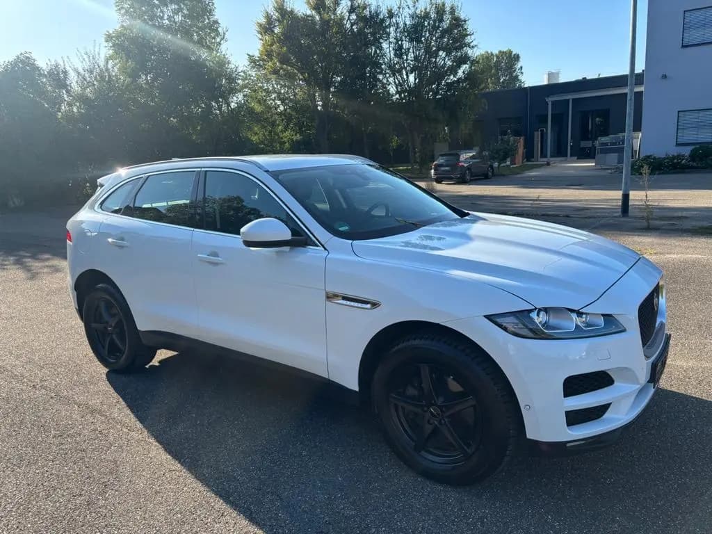 Main__Slider__Photo:Jaguar F-Pace 30d AWD Portfolio Automatik Portfolio 07/2017-0