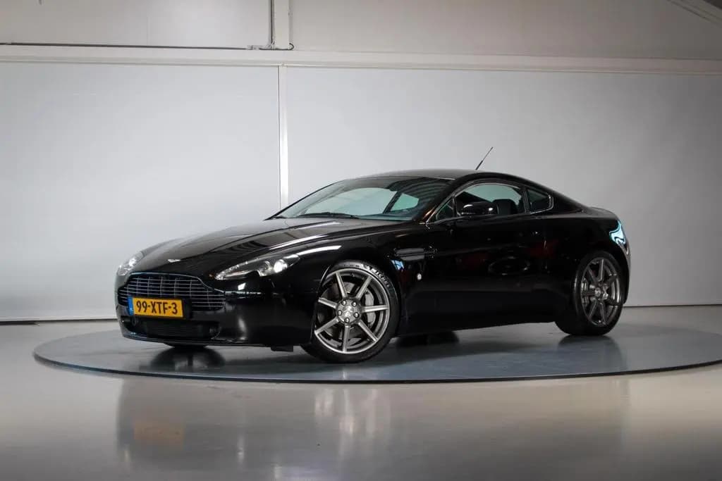 Main__Slider__Photo:Aston Martin V8 Vantage 4.3 V8 01/2006-0