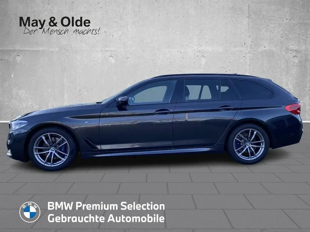 Main__Slider__Photo:BMW 5 Series 530 d Touring M Sport HUD AHK Pano Navi DA+ PA 08/2019-1