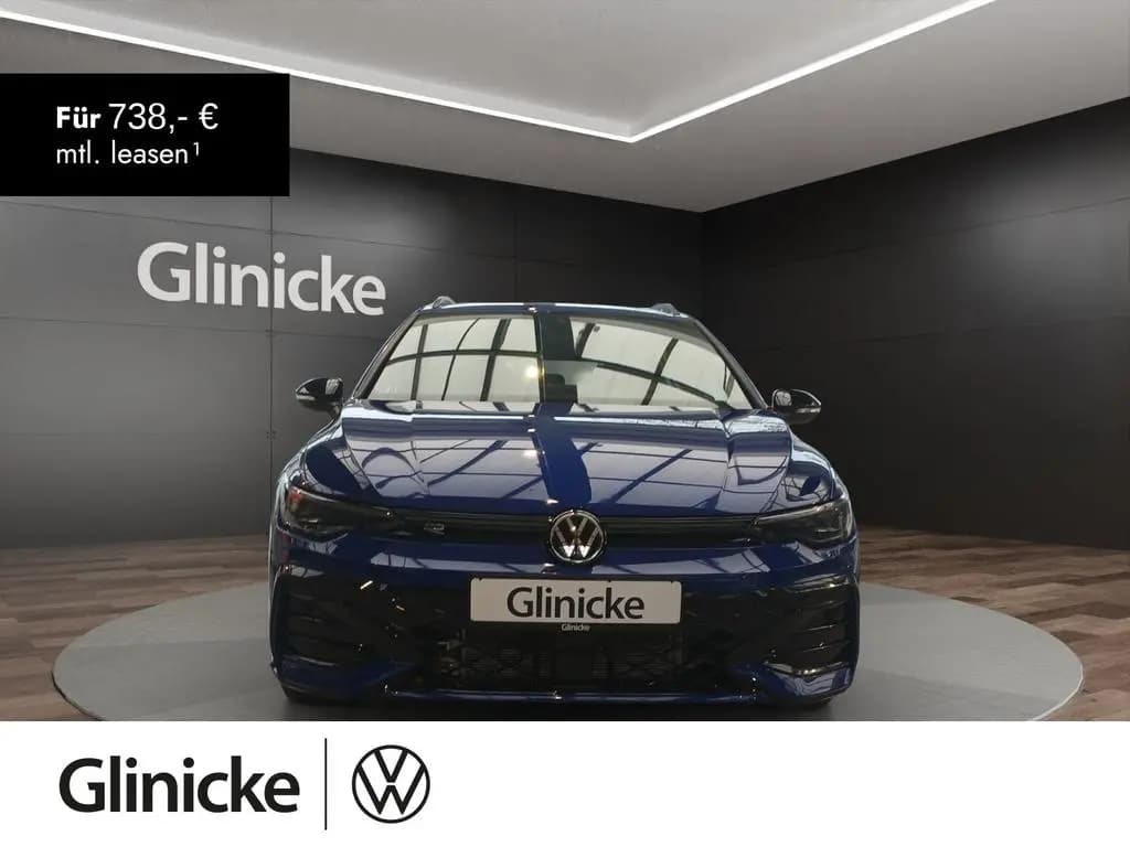 Main__Slider__Photo:Volkswagen Golf Variant R-Line 2,0 l TDI SCR 110 kW (150 PS 03/2026-0